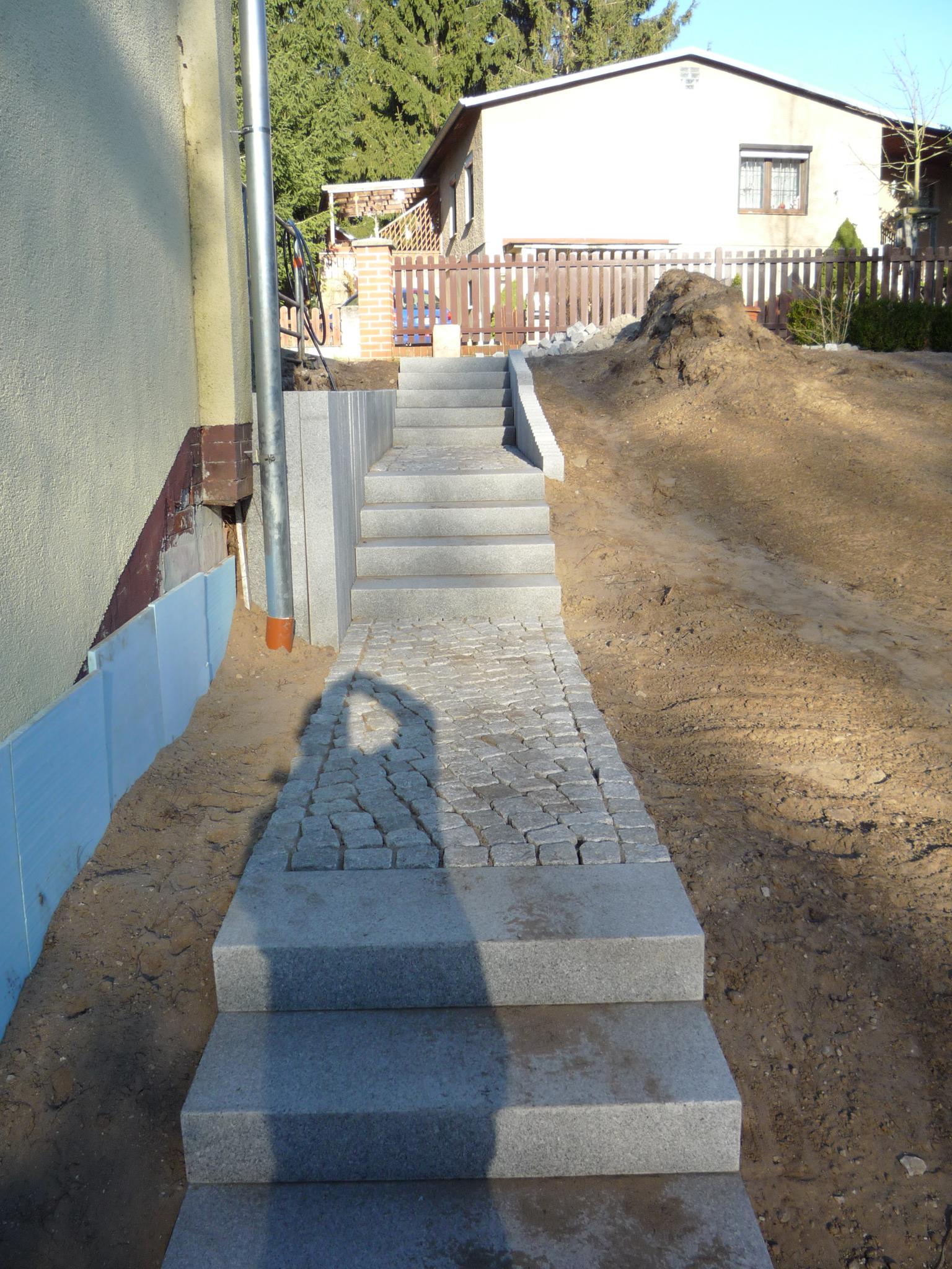 Barrierefreies Badezimmer mit Bodenfliesen